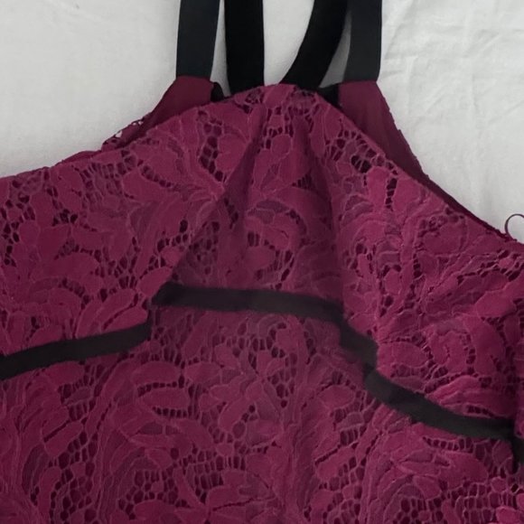 WAYF - Helena Cold Shoulder Lace Top | Size: Small | Burgundy Lace | NWT / NEW - Picture 9 of 11
